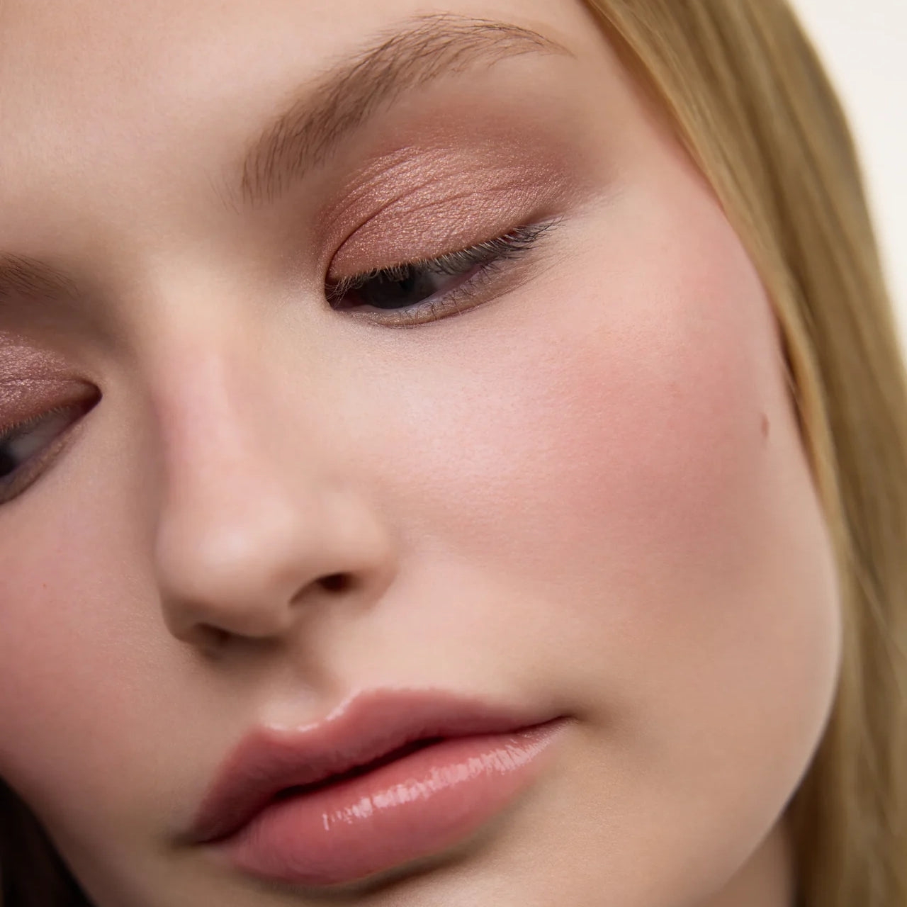 La Lumière Liquid Eyeshadow