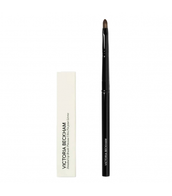 30. Detailed Lip Brush